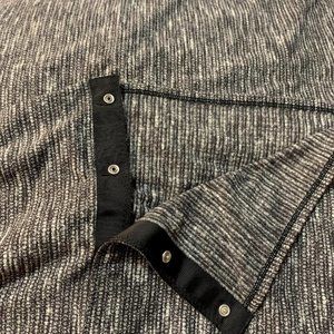 Lululemon Gray Vinyasa Snap Scarf